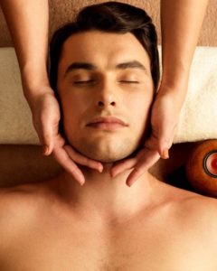 Massage homme visage